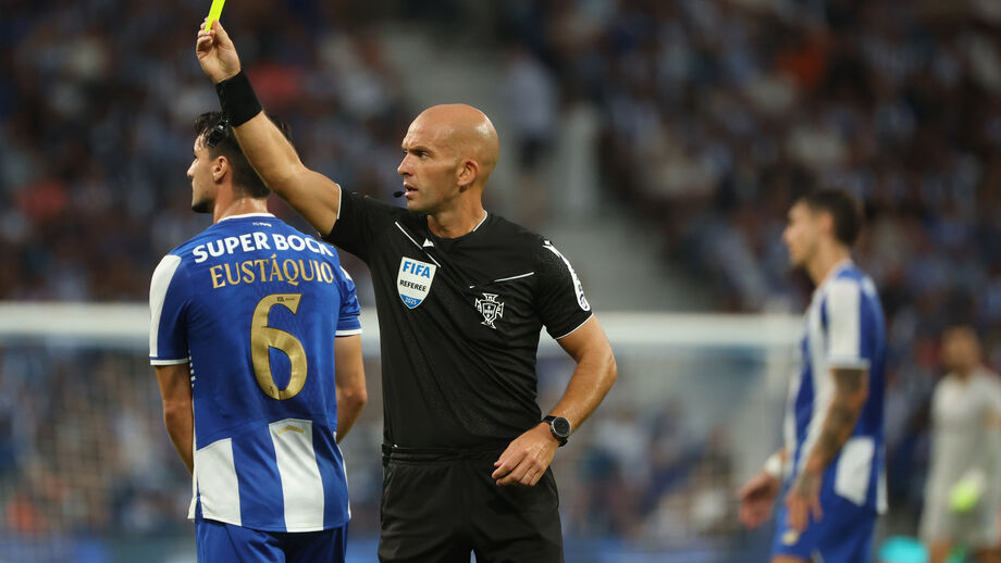 Luís Godinho arbitrou o FC Porto-Nacional