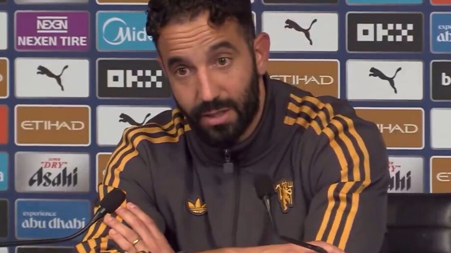 Treinador do Manchester United dá a entender que a mudança de estilo terá de vir de cima