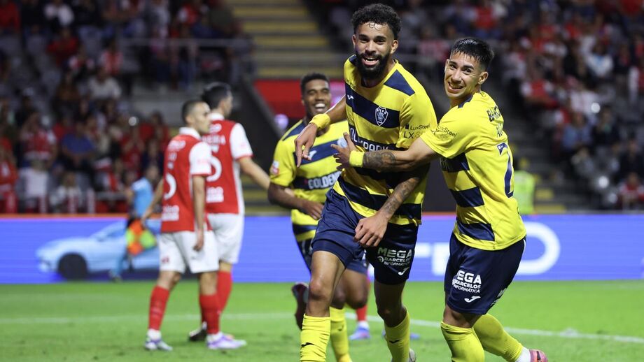 Pablo festeja golo frente ao Sp. Braga