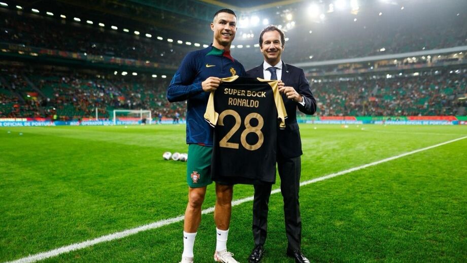 Cristiano Ronaldo foi homenageado pelo Sporting no Portugal - Islândia, em Alvalade, em novembro de 2023