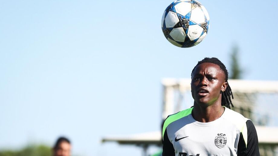 Quenda só tem olhos para a bola da Champions