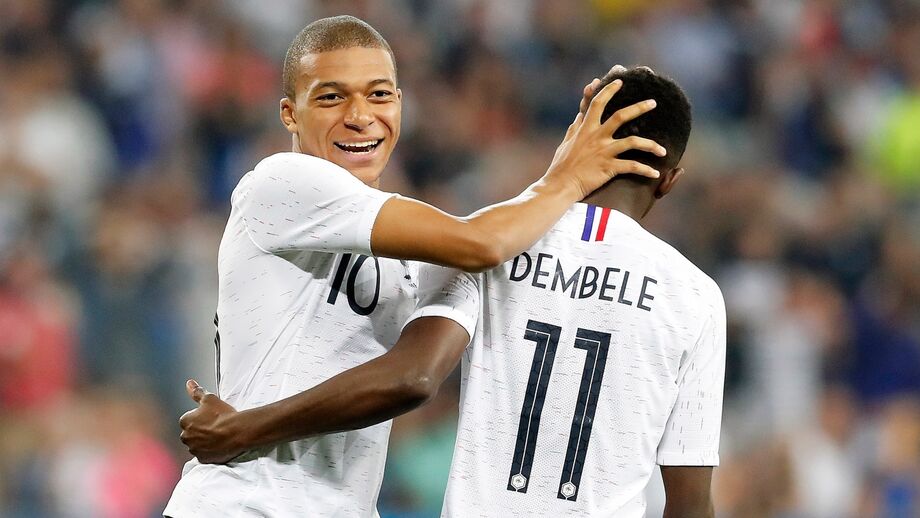 Mbappé acompanha a cerimónia da Bola de Ouro à distância