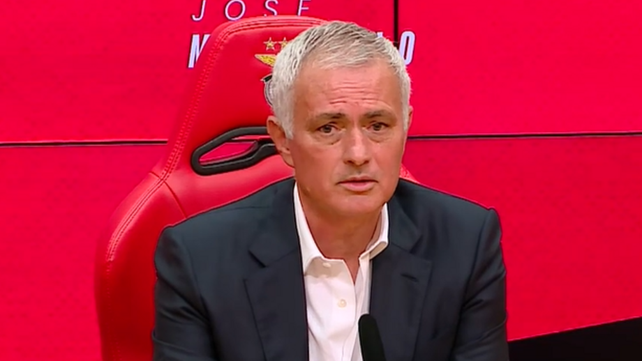 Treinador do Benfica deixa promessa na sua apresentação