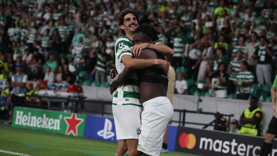 Trincão e Quenda festejam o quarto golo dos leões