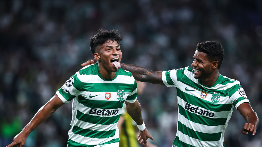  Alisson a festejar com Matheus Reis o golo marcado ao Kairat