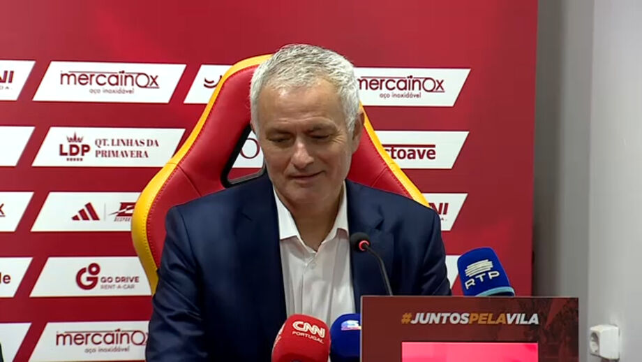 Treinador do Benfica explica o que mudou face ao primeiro tempo