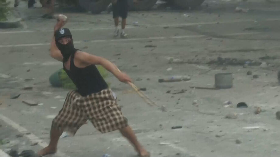 Milhares de pessoas nas ruas de Manila em protesto