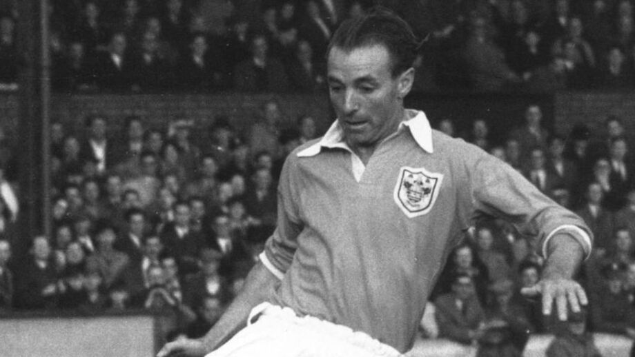 Stanley Matthews foi o primeiro futebolista a conquistar uma Bola de Ouro, em 1956