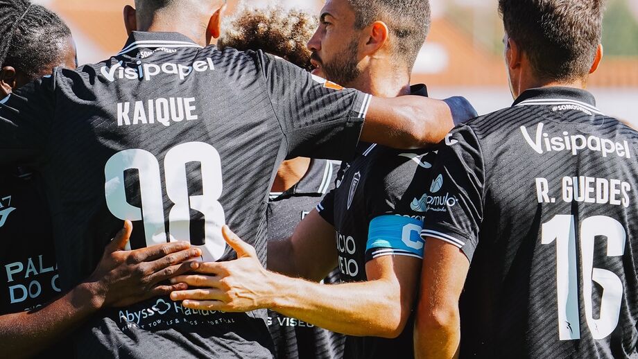 Jogadores do Ac. Viseu festejam continuidade na Taça de Portugal