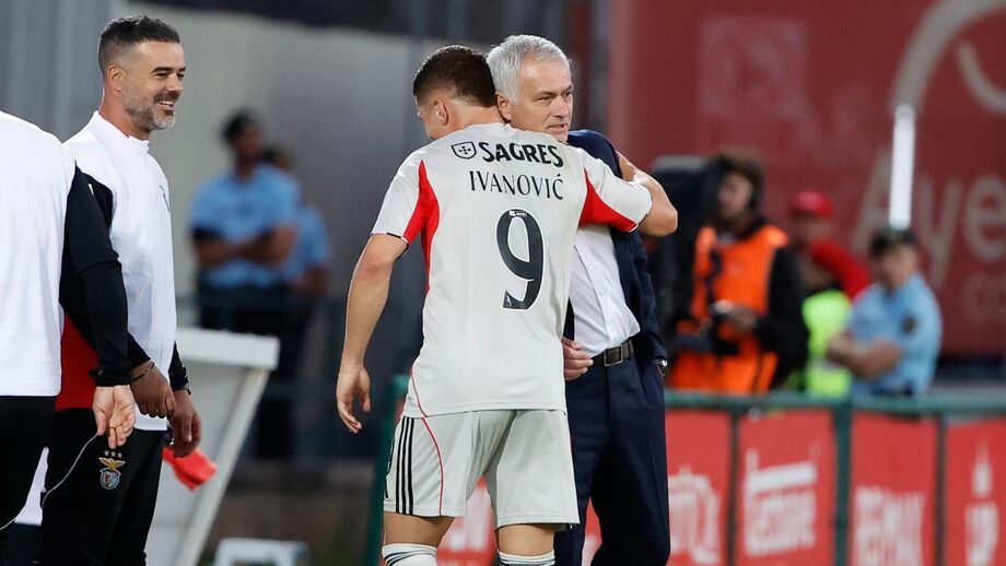 José Mourinho com Ivanovic