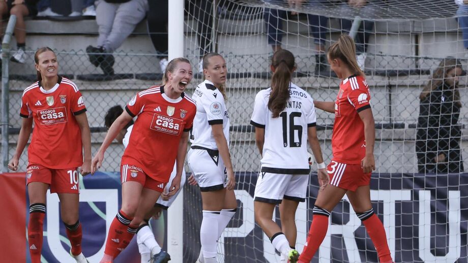 Benfica vence V. Guimarães por 5-1 na Liga BPI