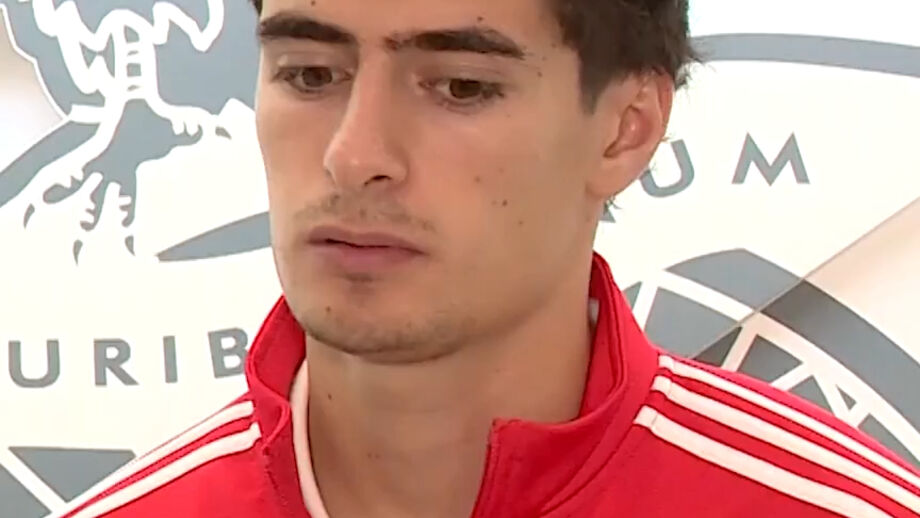  Central representa o Benfica desde 2014 