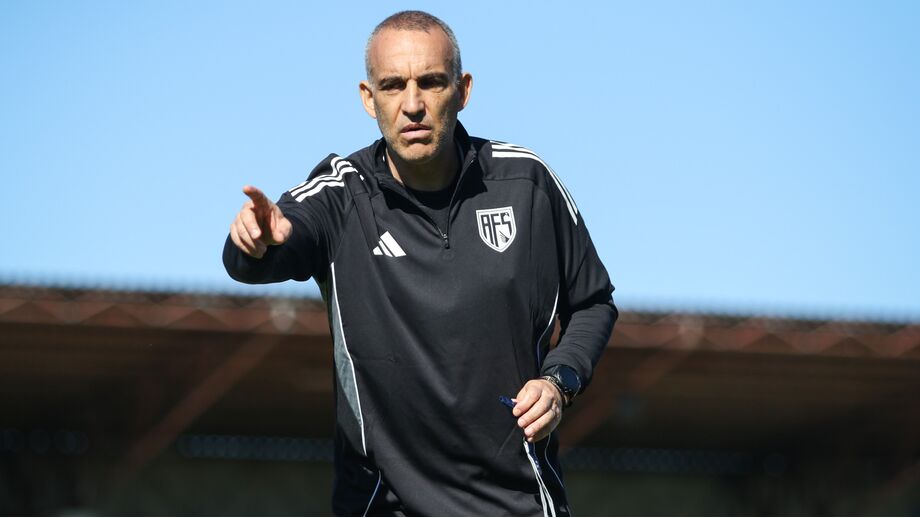 João Pedro Sousa vai orientar a equipa no E. Amadora