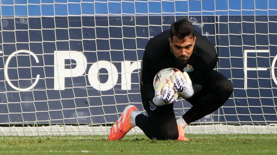 Diogo Costa em treino