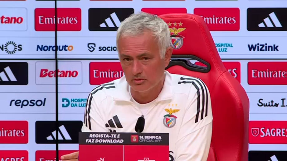 Treinador dos encarnados diz não ter falado com ninguém sobre o tema, mas foi taxativo