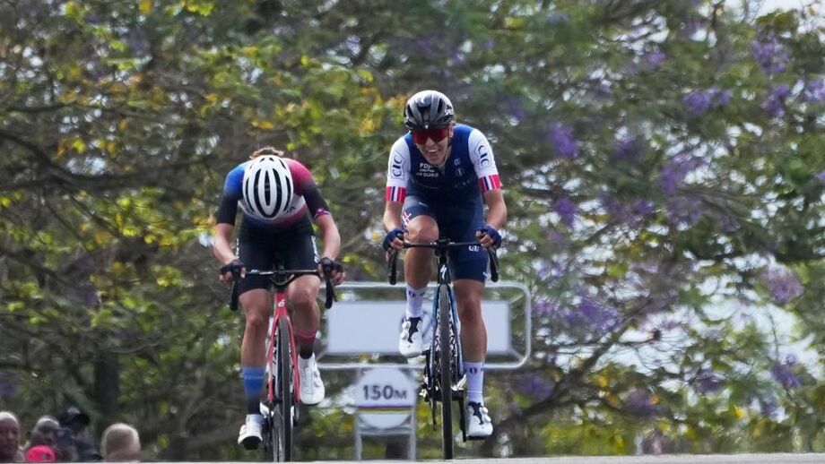 Célia Gery vence prova de sub-23 nos mundiais de ciclismo