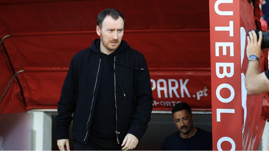 Ian Cathro deixa resposta curiosa sobre adiamento dos jogos na Liga