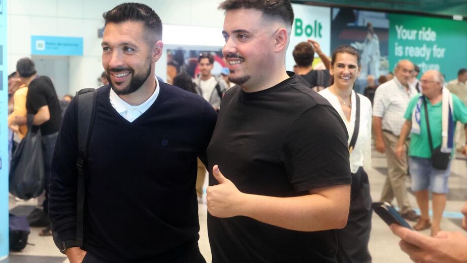 Francesco Farioli na chegada ao Porto