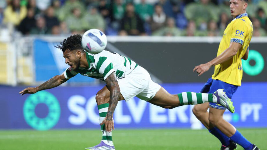 Sporting tem ataque apagado frente ao Estoril na Amoreira