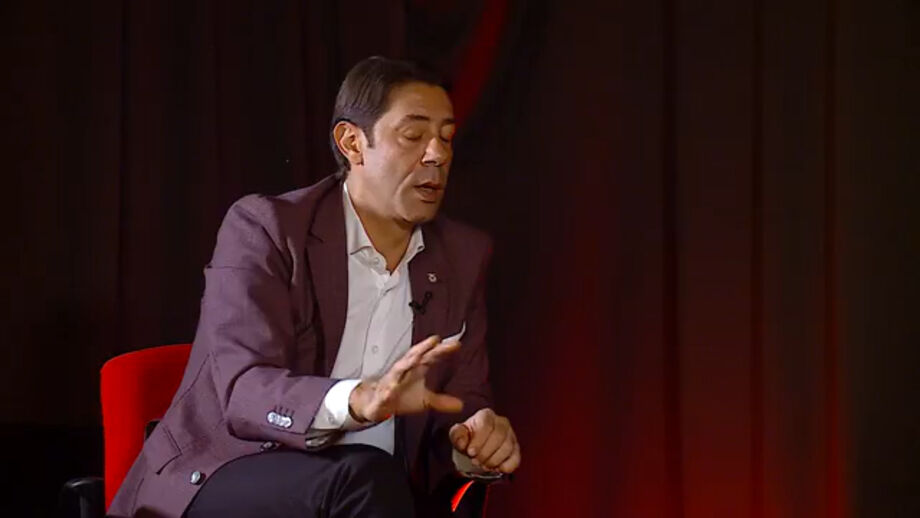 Candidato à presidência do Benfica reage à arbitragem em entrevista a Record