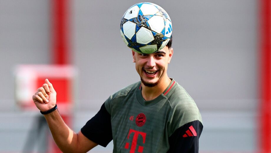 Pavlovic, médio do Bayern Munique, na mira do Manchester City.
