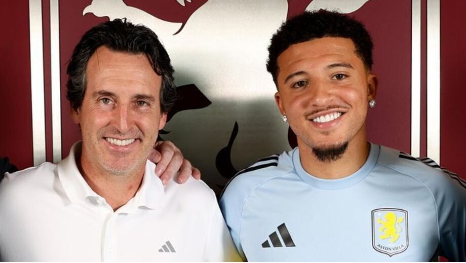 Jadon Sancho ao lado de Unai Emery