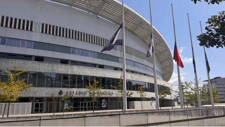 FC Porto coloca bandeiras a meia haste
