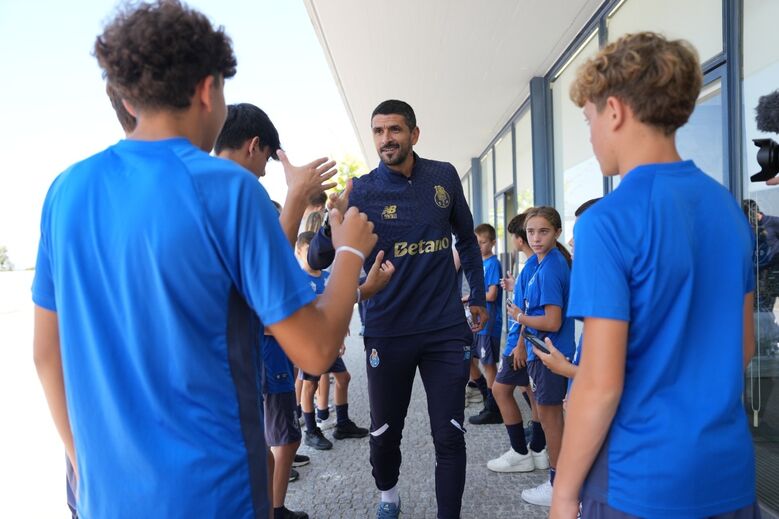 Lucho González cumprimentou os convidados especiais