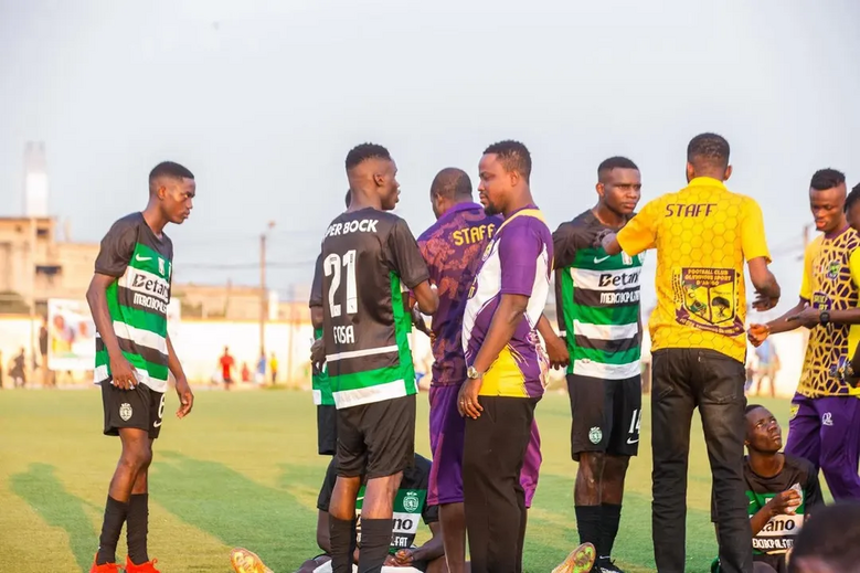 FC Olympic Sport d'Abobo com equipamentos cedidos por Diomande