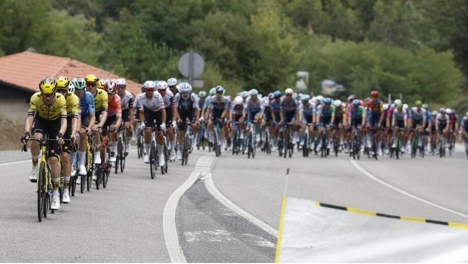 16.ª etapa da Vuelta com quatro montanhas na segunda metade da etapa