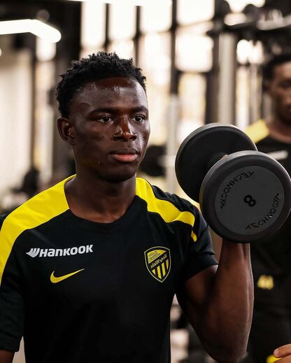 As primeiras imagens de Roger Fernandes no Al Ittihad