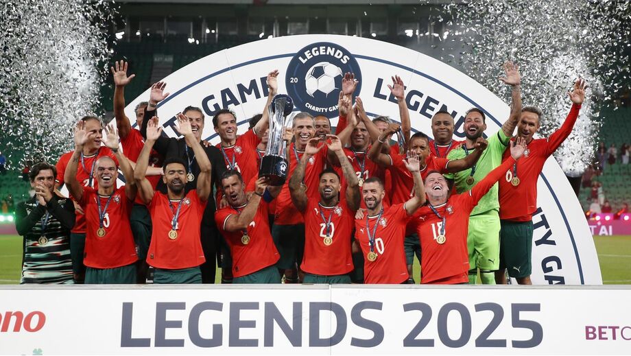 Alvalade foi palco das lendas: Portugal vence Resto do Mundo no Legends Charity Game