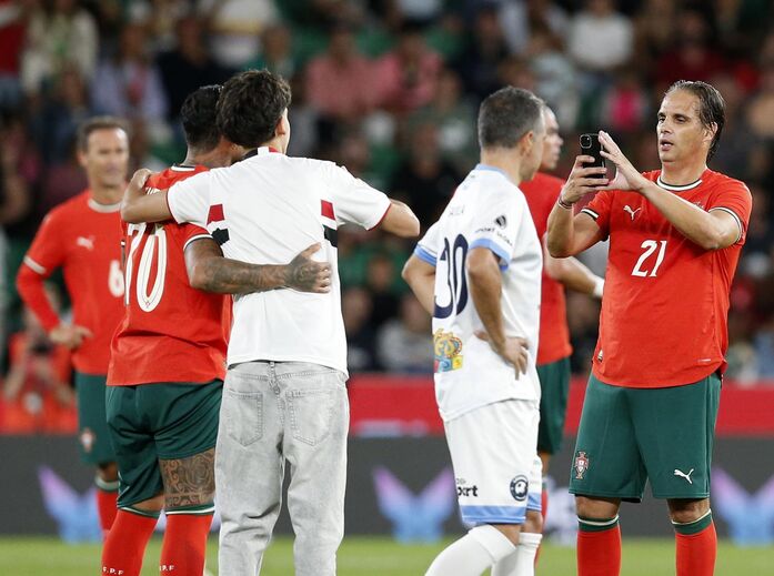 Alvalade foi palco das lendas: Portugal vence Resto do Mundo no Legends Charity Game