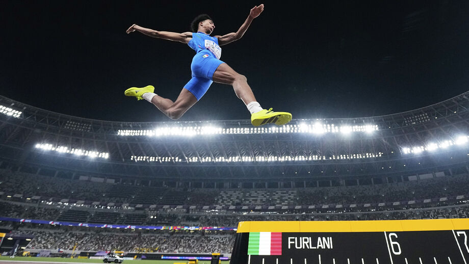 Mattia Furlani, campeão do Mundo de salto em comprimento
