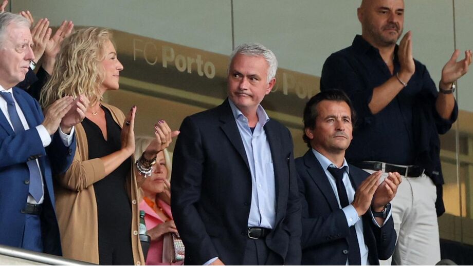 José Mourinho ovacionado no Estádio do Dragão