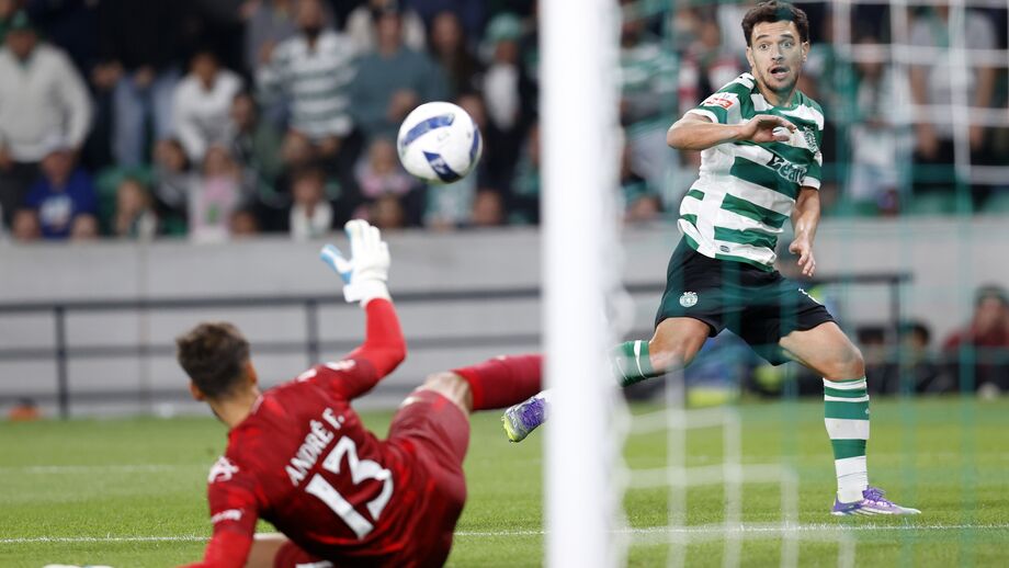 Pote tem desequilibrado no ataque do Sporting e bateu André Ferreira na vitória diante do Moreirense (3-0)