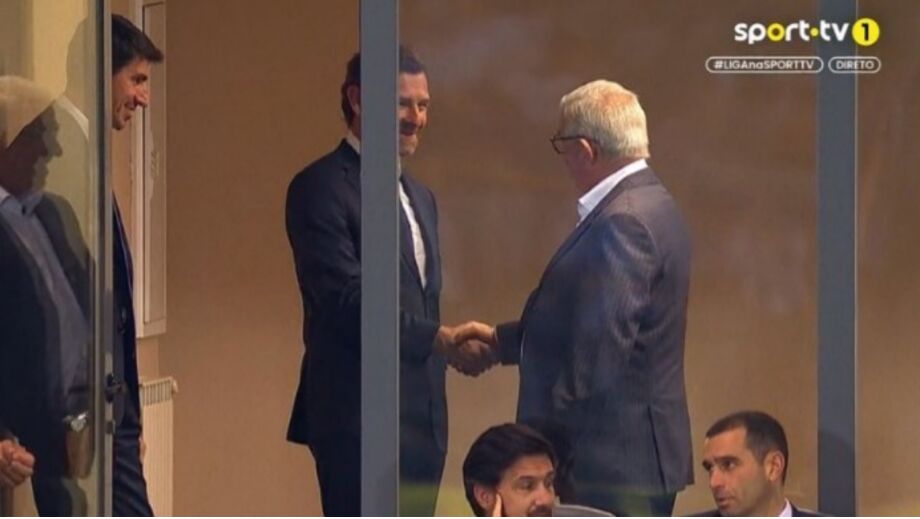 Villas-Boas e Carlos Pinho conversam antes do jogo
