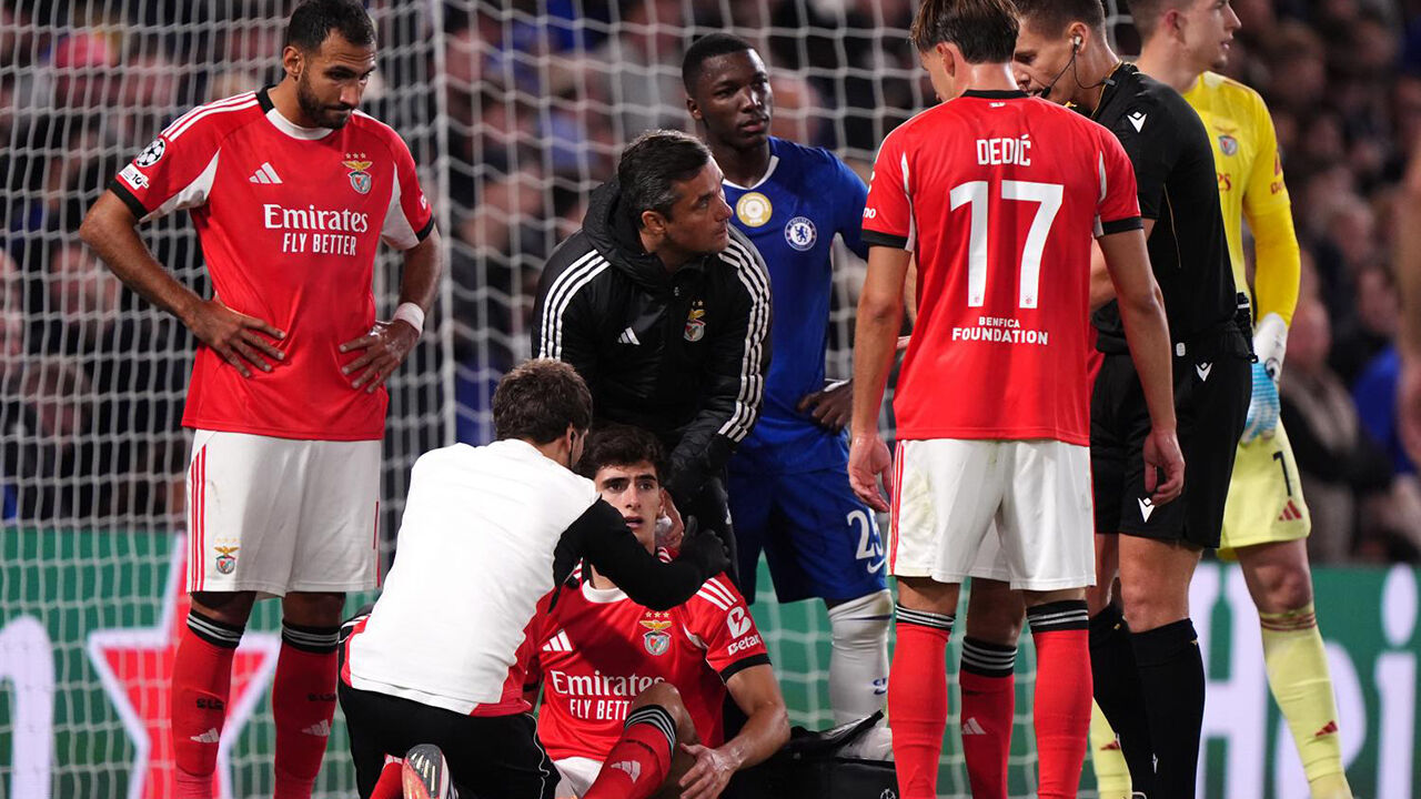 António Silva sofreu um choque com Trubin e foi substituído