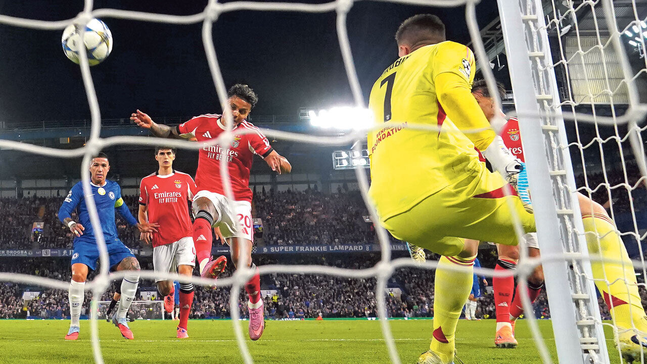 Ríos fez autogolo frente ao Chelsea