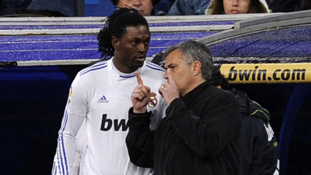 Adebayor elogia Mourinho, considerando-o o melhor treinador da história
