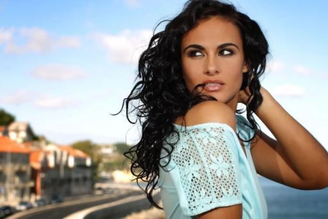 Atriz acusa treinador do Benfica: «Usou o seu poder para intimidar um  menino de 8 anos deixando-o com medo» - Jogo da Vida - Jornal Record