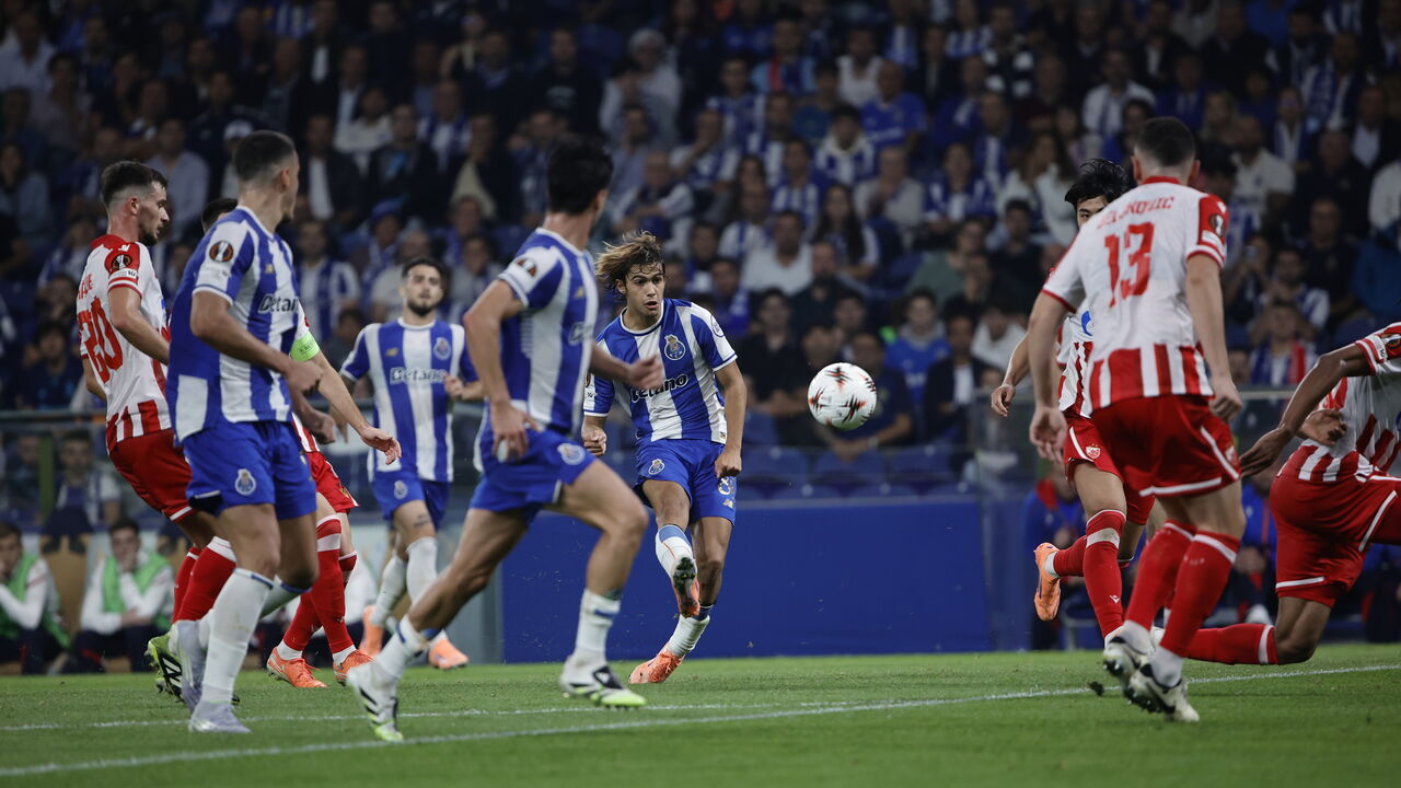 FC Porto e Estrela Vermelha disputam jogo da Liga Europa
