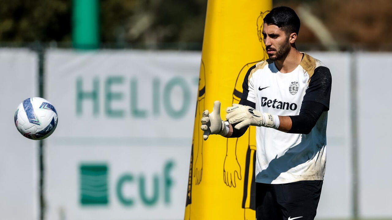 Rui Silva seguro no onze do Sporting
