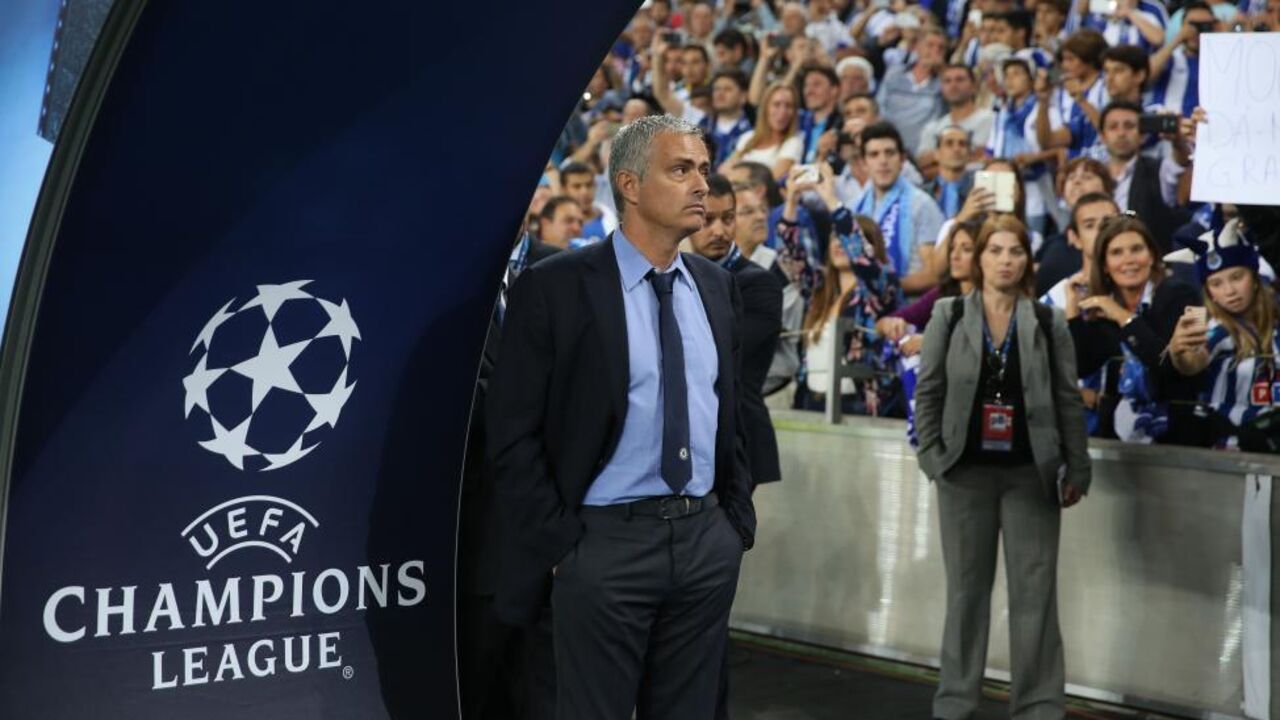 José Mourinho no Dragão, ao serviço do Chelsea, em 2015/16