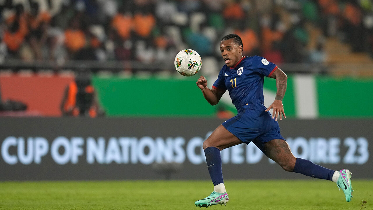 Jogador de Cabo Verde compete em jogo de qualificação para o Mundial 2026