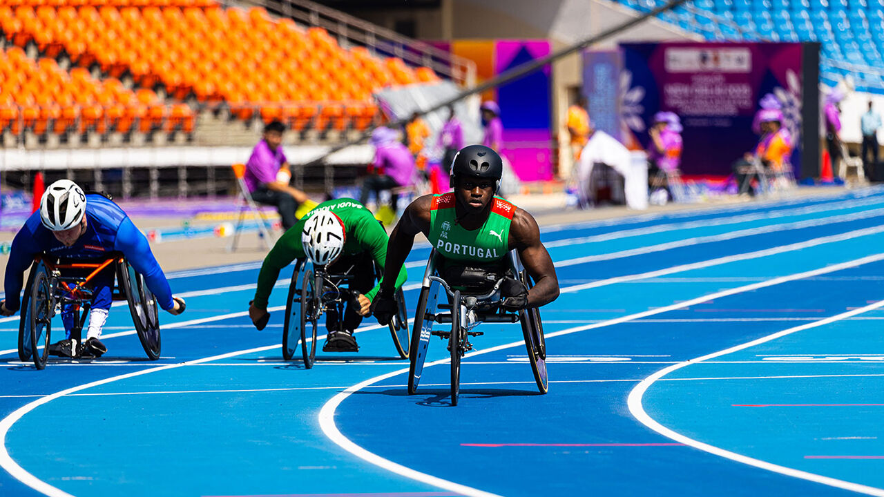 Mamudo Baldé ganha bronze nos 100m T54 nos Mundiais de atletismo paralímpico em Nova Deli