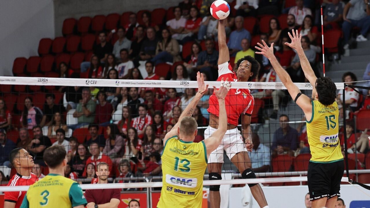 Benfica defronta Warta Zawiercie num jogo de voleibol