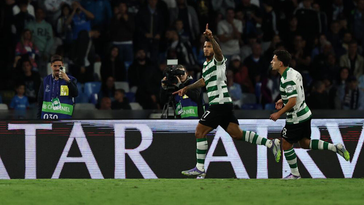 Luis Suárez festeja o golo marcado ao Nápoles na Liga dos Campeões