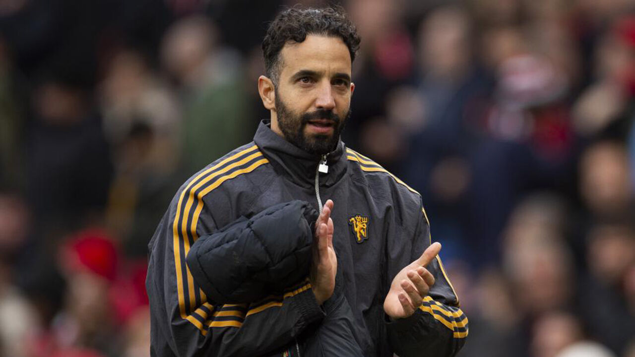 Treinador do Manchester United aplaude equipa