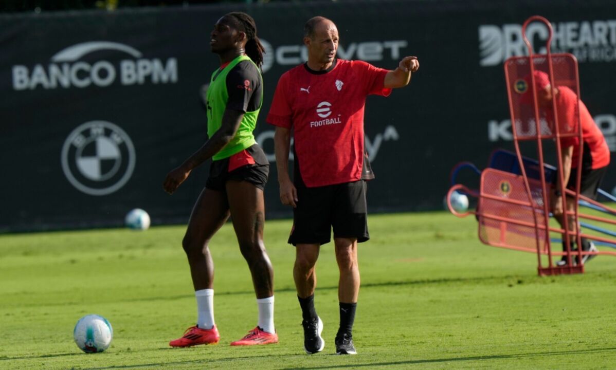 Rafael Leão pode ser crucial para o Milan no jogo contra a Juventus, diz Allegri